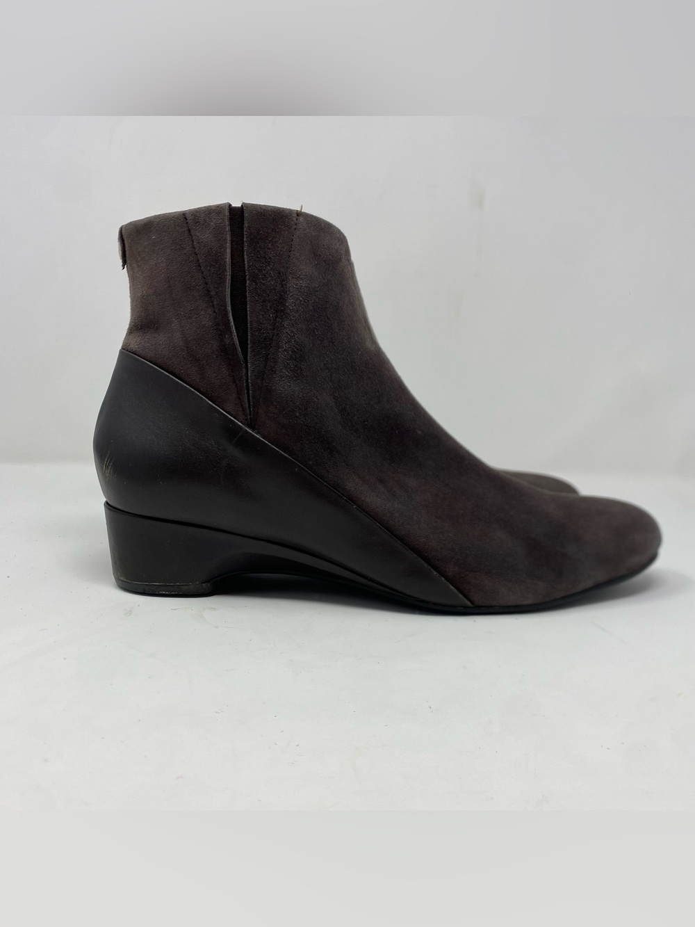 Taryn Rose Women’s 40.5 Brown Suede Leather Wedge Ankle Boots Gold Zipper